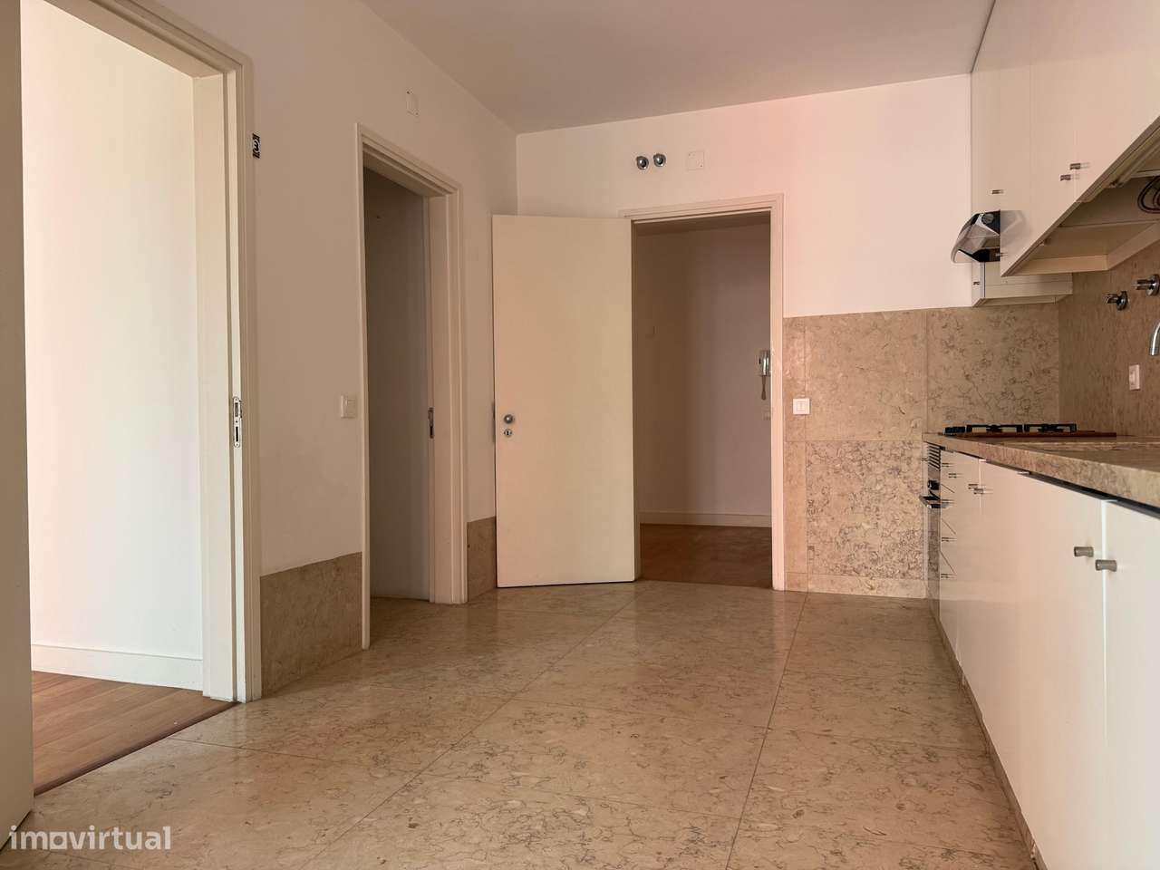 T1 para arrendar no Chiado com parqueamento - Grande imagem: 5/28