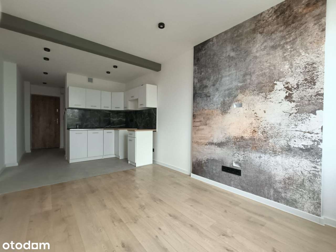 | Po Generalnym Remoncie  | Słoneczne | Ciepłe | Niski Czynsz |-1