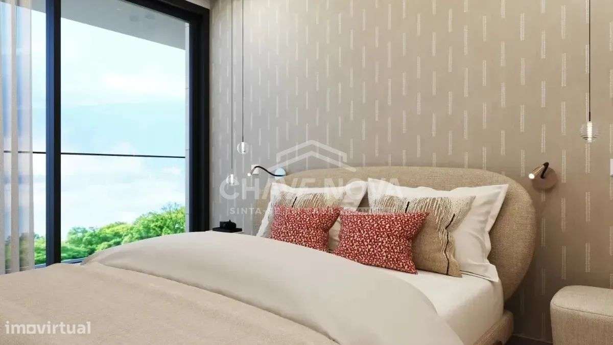 Apartamento T1 Novo c/ Lugar de Garagem e Arrumo em Santa Marinha-7