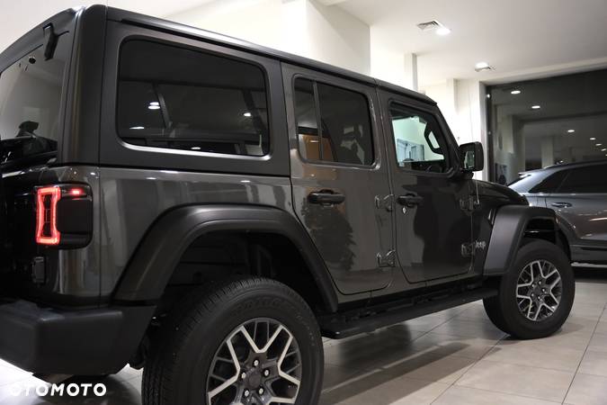 Jeep Wrangler - 8