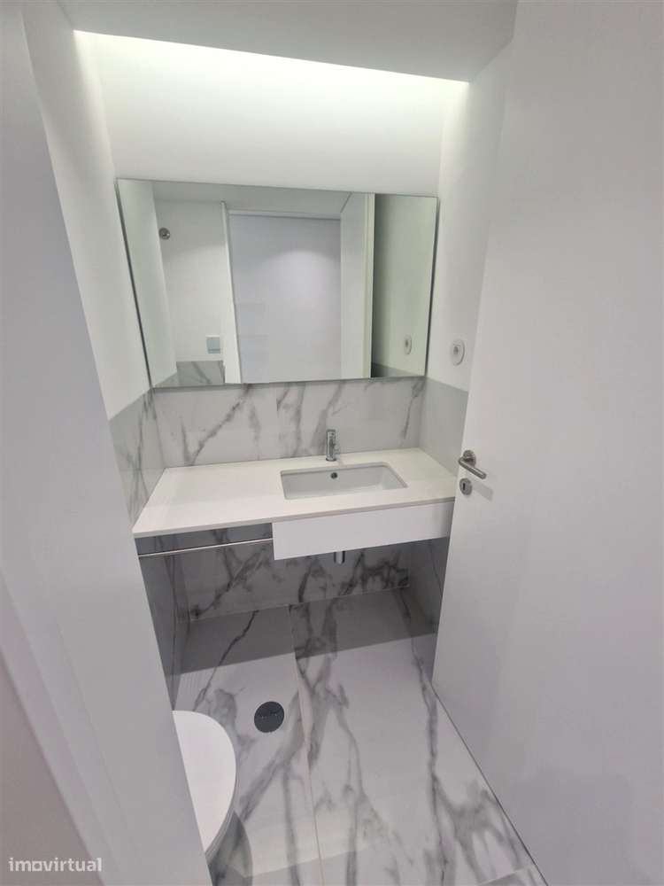 Apartamento T3 totalmente remodelado, Boavista-22