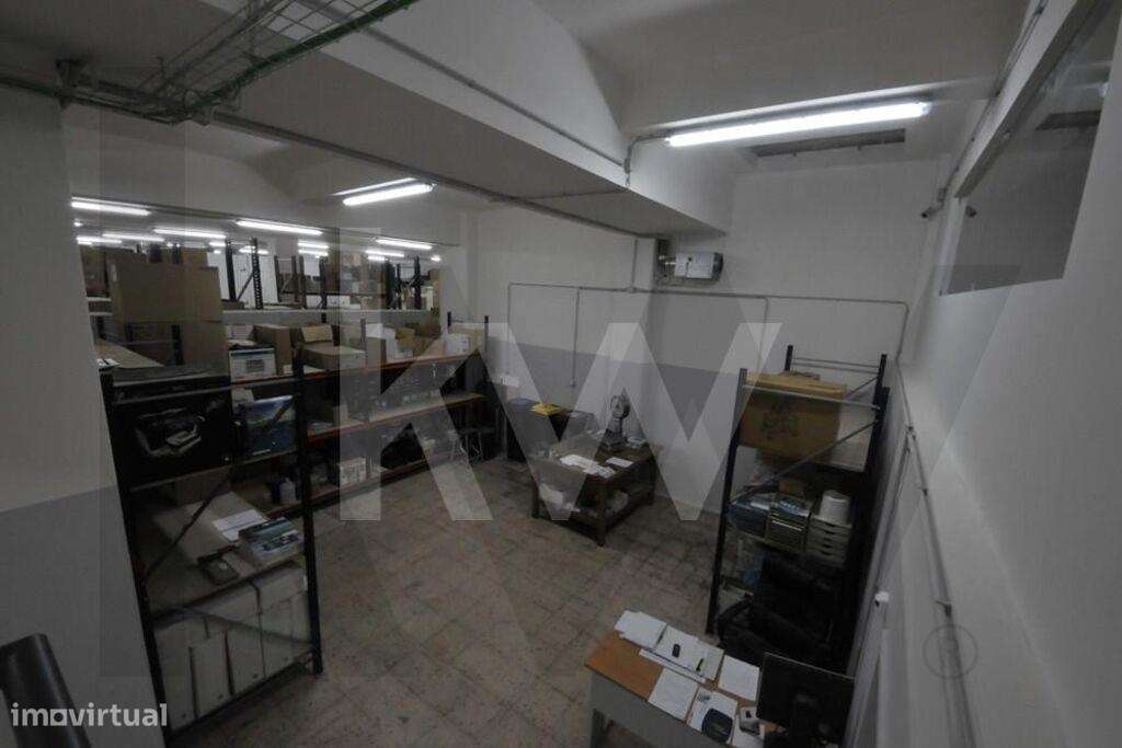 VENDA | Armazém e Atividade Industrial com 1254m2 no coração de Lisboa - Grande imagem: 4/9