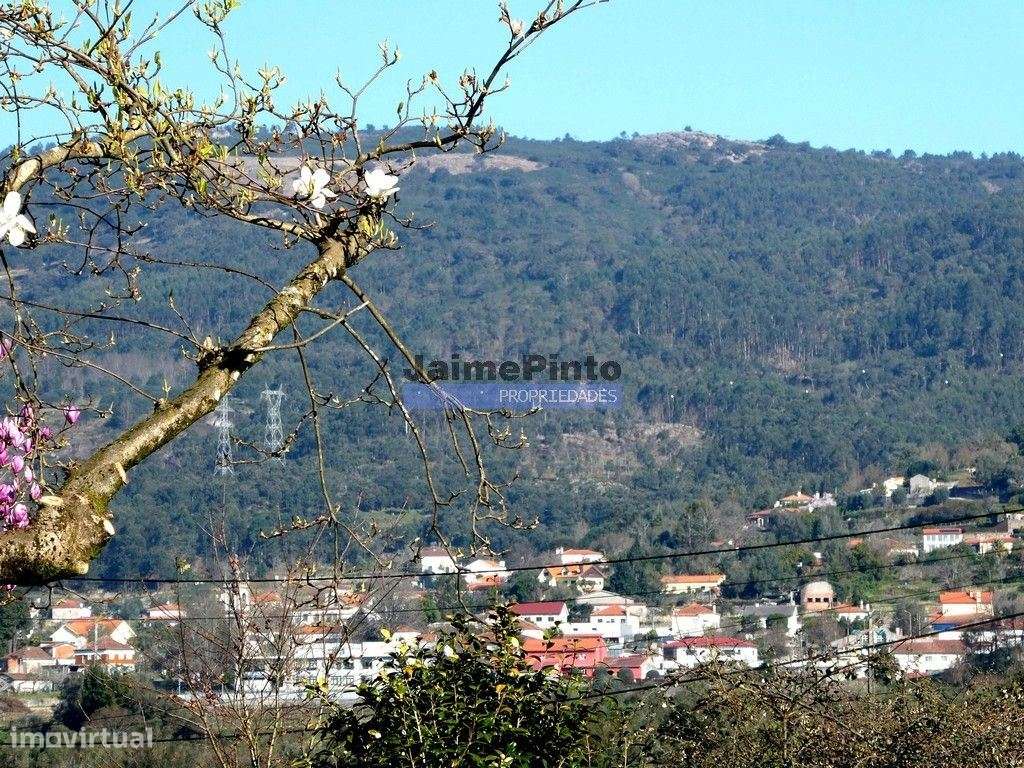 Terreno urbano p/ construção 4 MORADIAS c/ piscina ou APARTAMENTOS....-5