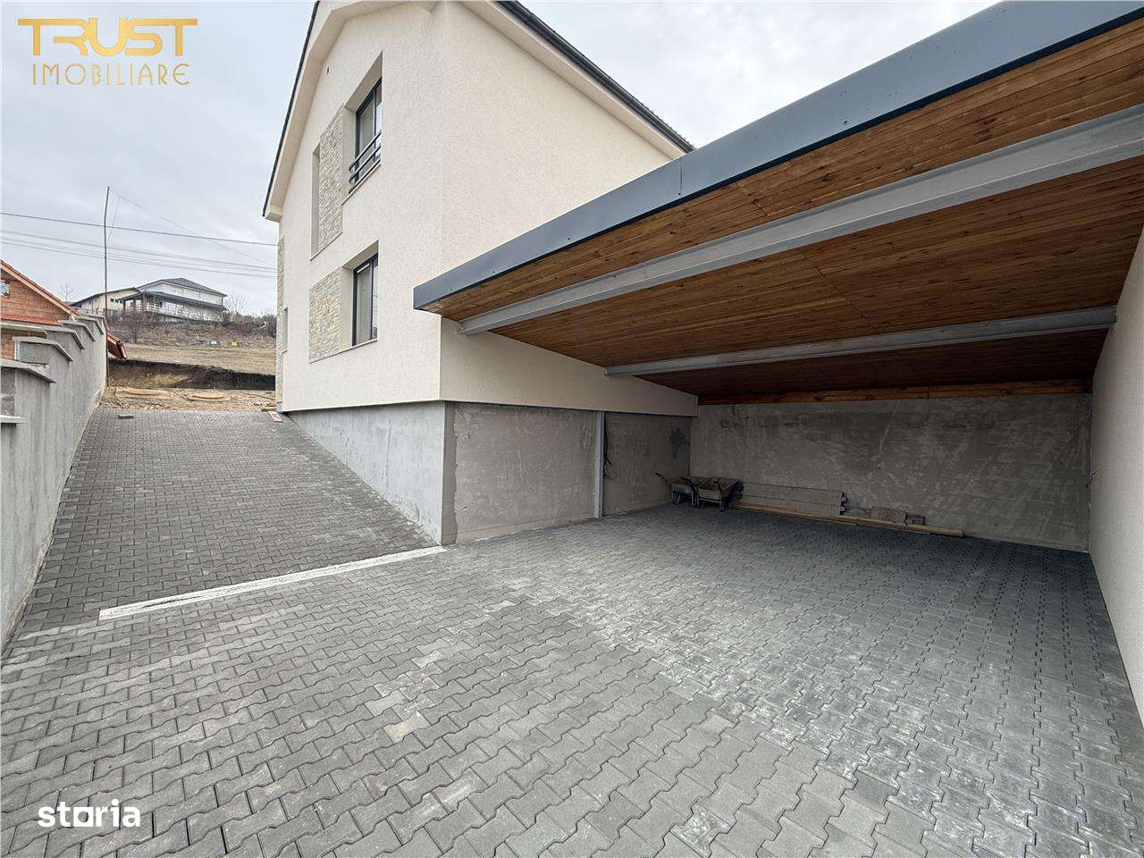 Casa individuala 4 camere  de vanzare l Dezmir l Garaj si parcare - Imagine principală: 2/11