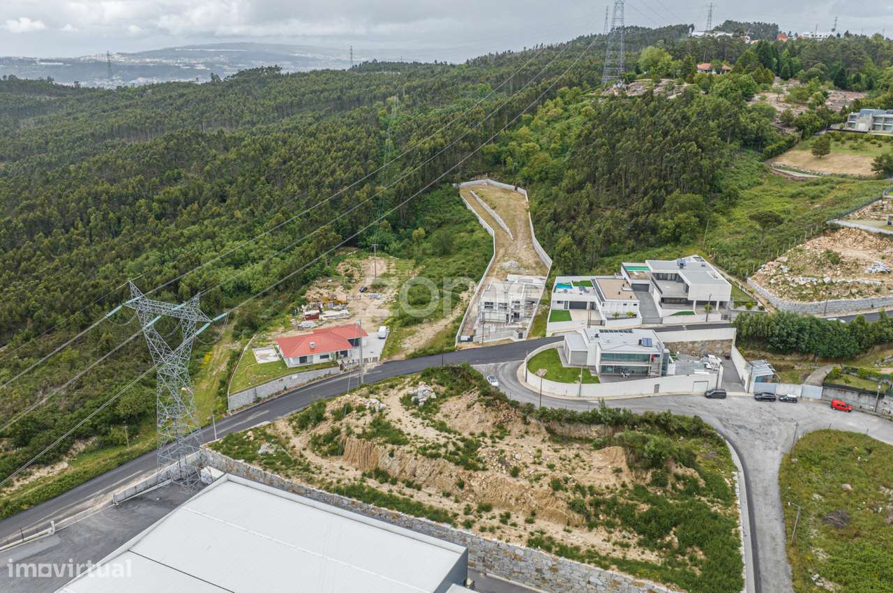 Terreno em Vandoma, Paredes com Projeto Aprovado - Grande imagem: 5/19
