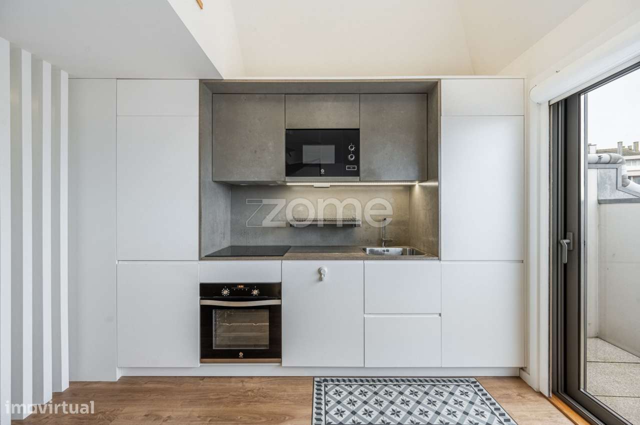Apartamento T0 mobilado c/ mezzanine e varanda| Campanhã, Porto - Grande imagem: 2/29