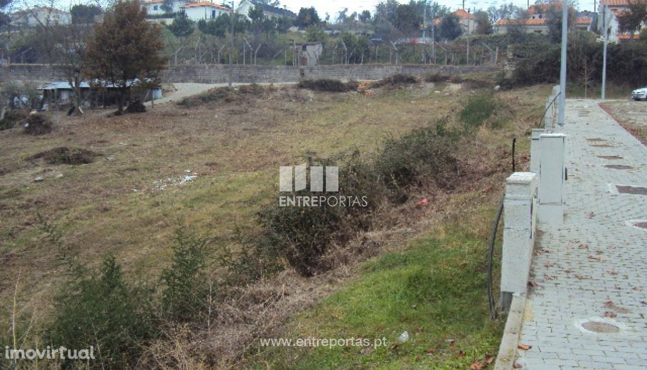 Venda Lote de Terreno com possibilidade de construção, Lomba, Amaran