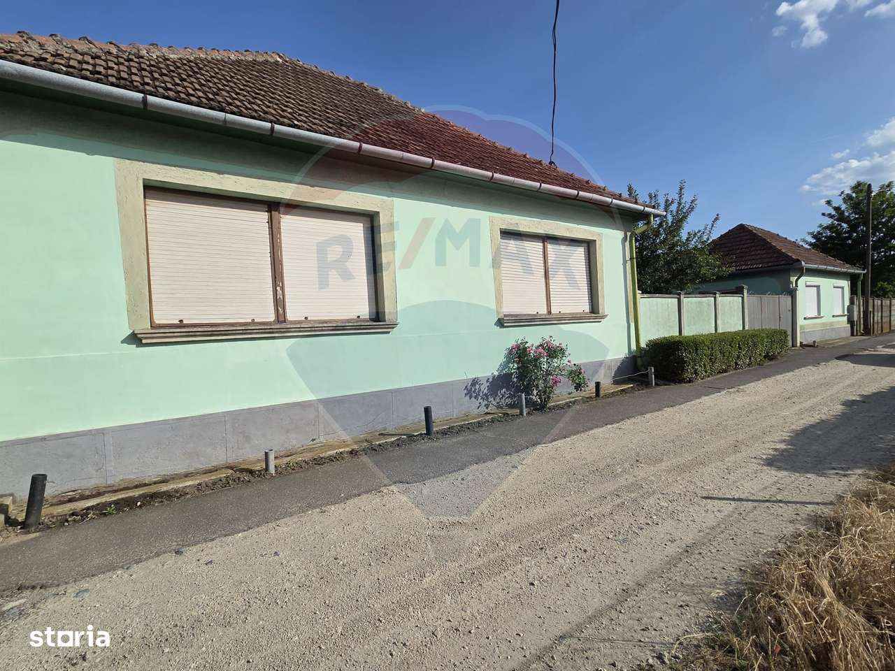 Casă cu gradina si solarii de legume - Imagine principală: 1/18