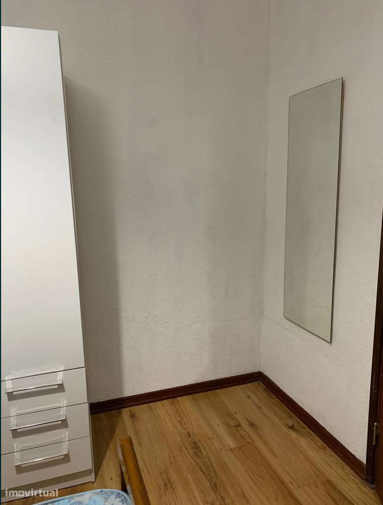 Vivenda no campo
700 € - Grande imagem: 5/10