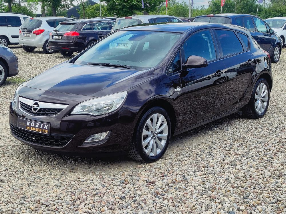 Opel Astra J 1.4 Turbo Color Edition 2012
