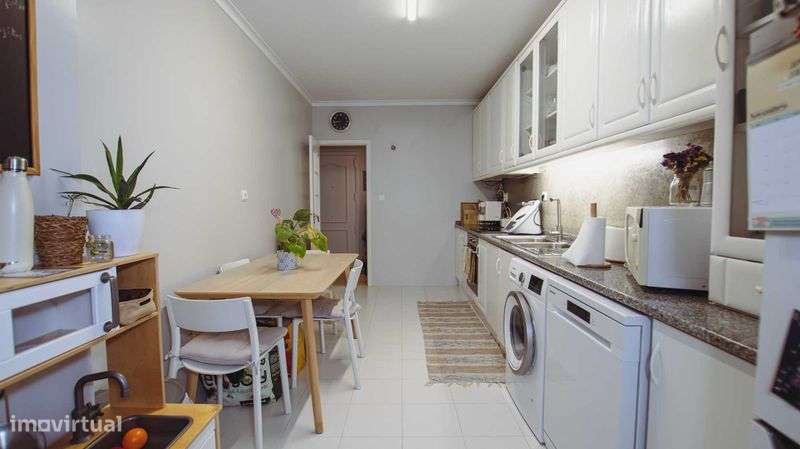 Apartamento T2 Renovado com Suíte, e Arrecadação – Agualva-Cacém - Grande imagem: 4/12