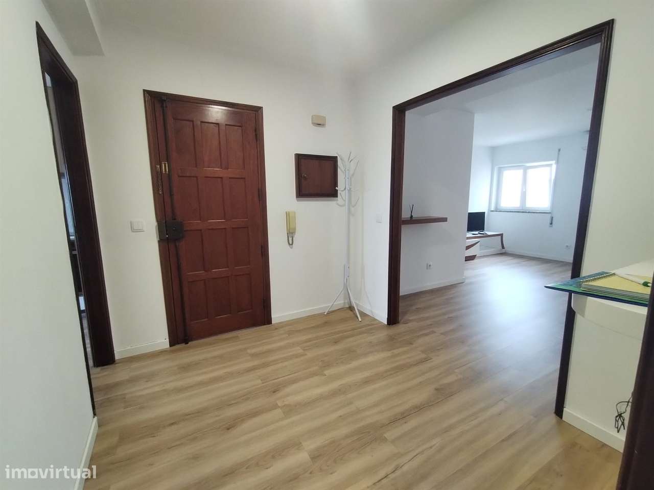 Apartamento T3 / Varandas / Marquise / Garagem / Quinta do Bispo / Lei-9