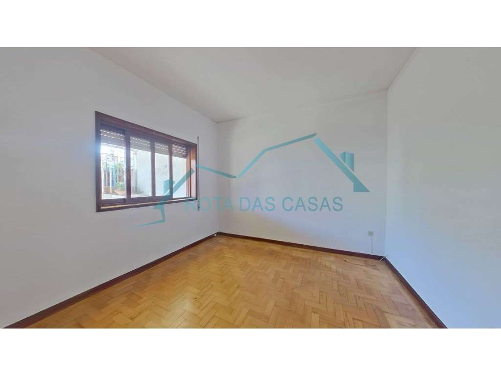 Moradia térrea com terreno em excelente localização - centro de Gon...-16