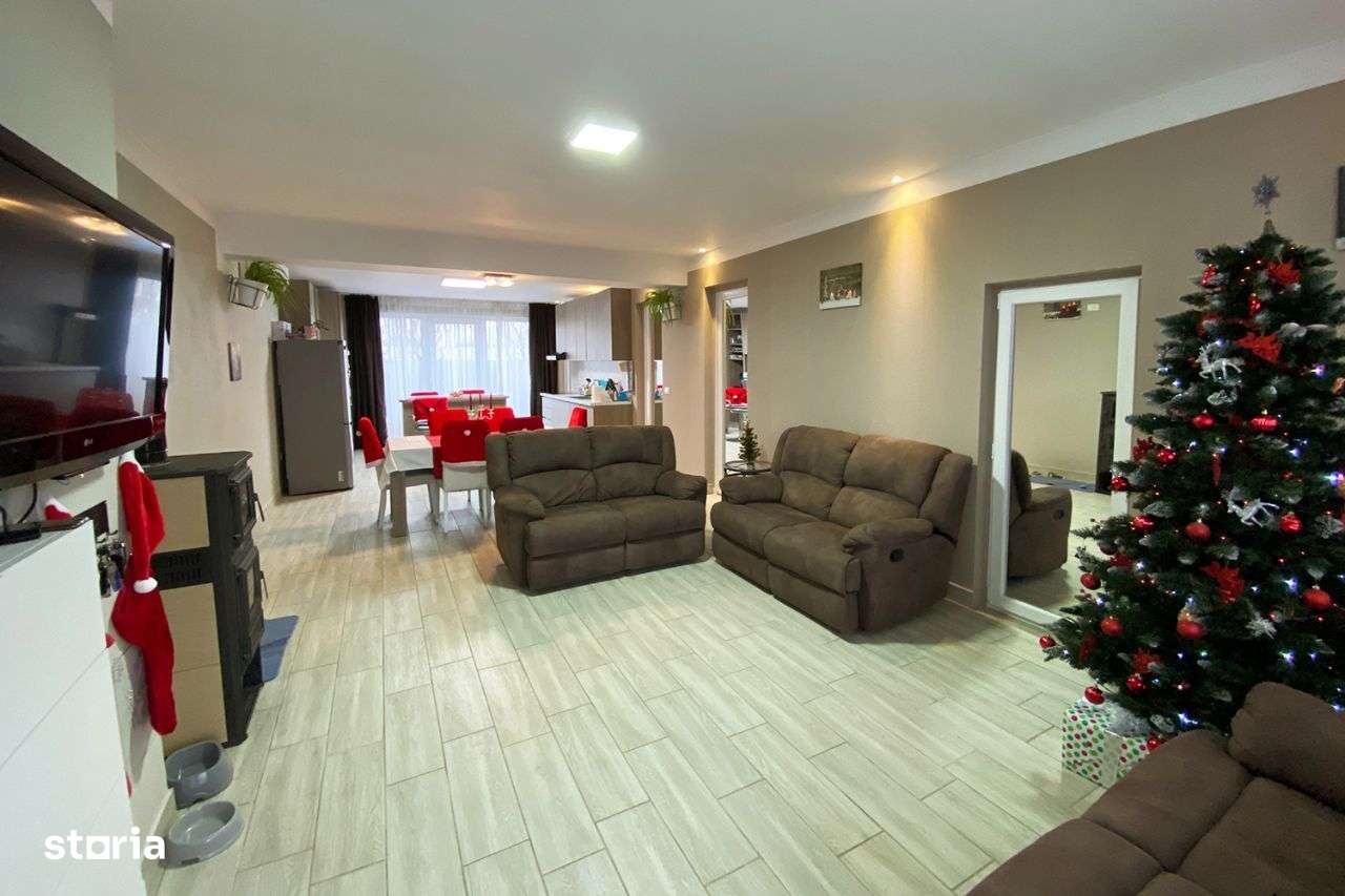 2 Case - 1 Duplex - Imobil pentru 2 familii / 2 generatii - IMOBIHOR - Imagine principală: 3/8