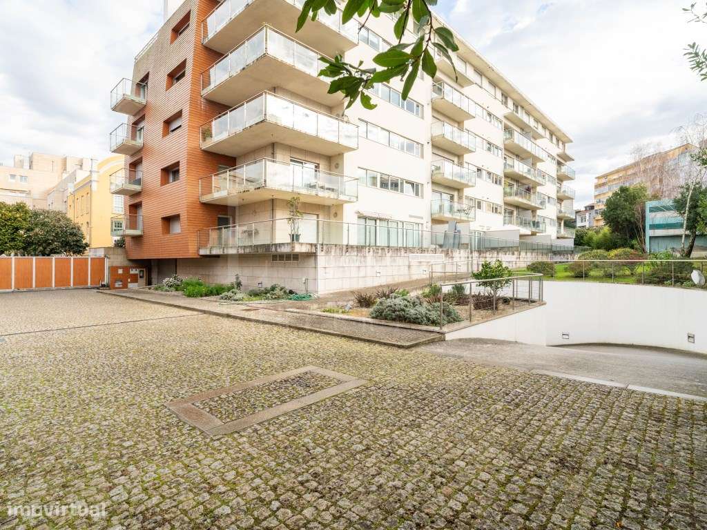 T2 PREMIUM À ROTUNDA DA BOAVISTA-34