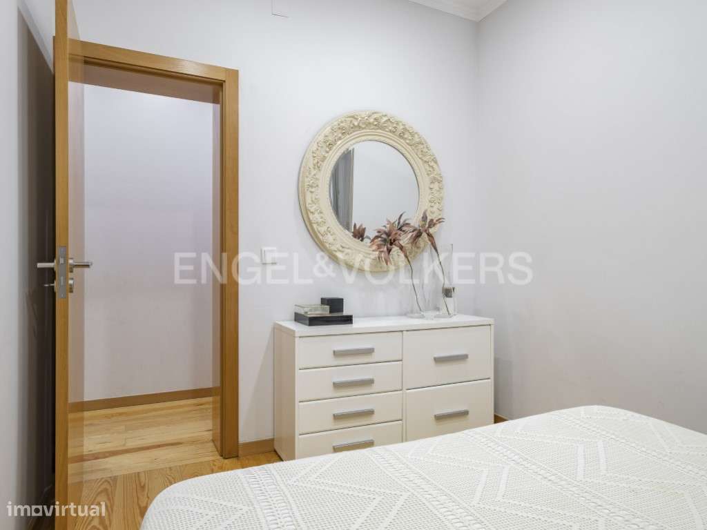 T4 remodelado com terraço e jardim Anjos / Arroios-20