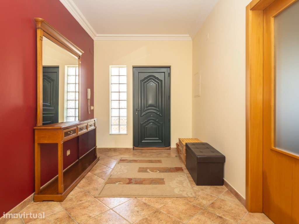 Moradia T4 de Prestígio com Áreas Amplas, Garagem para 2 Carros e C...-13