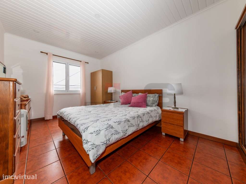 Moradia T4 com Garagem e Quintal nas Calhetas - Ribeira Grande-20