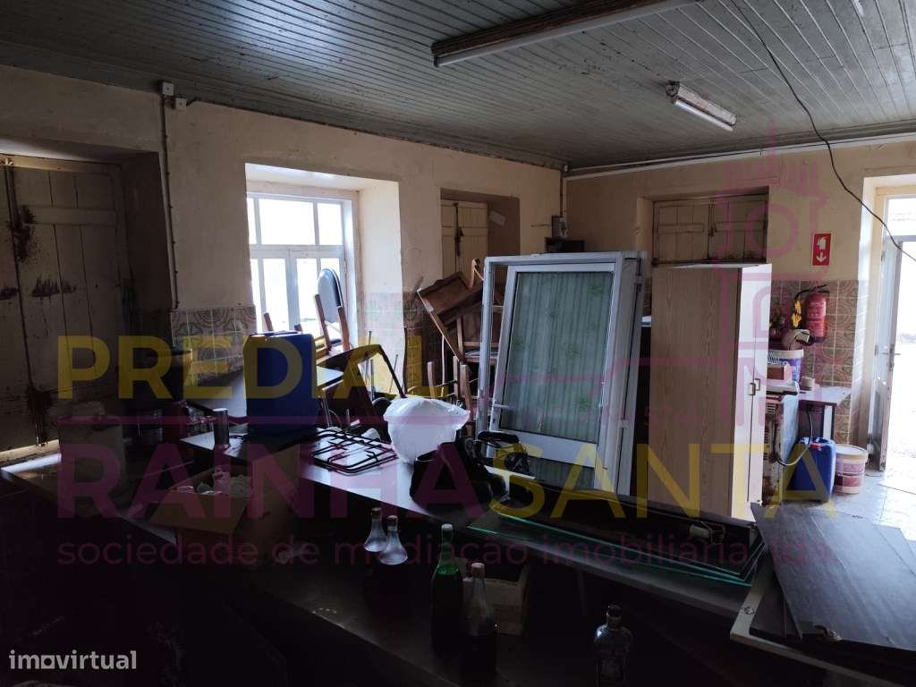 Espaço Comercial para Recuperar com Terreno Urbano Adjacente - Grande imagem: 4/13