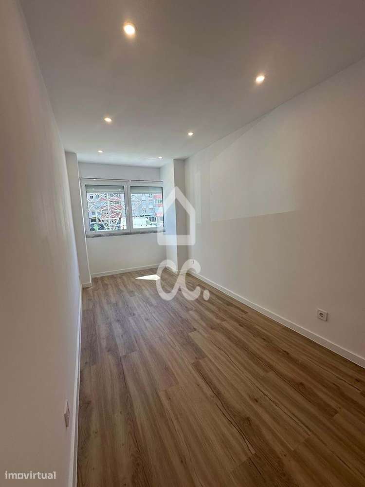 Apartamento T2 Renovado na Quinta do Mendes em Odivelas-14