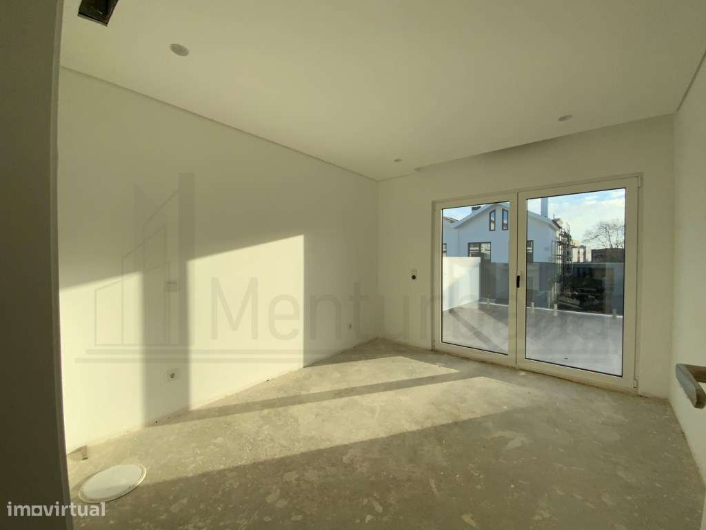 MORADIA T4 EM CONDOMÍNIO COM PISCINA - SÃO PEDRO DO ESTORIL - ESTORIL-10