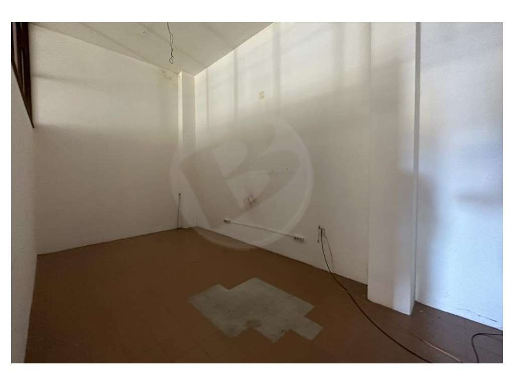 Loja com 126 m2 em Póvoa de Varzim - Grande imagem: 4/25