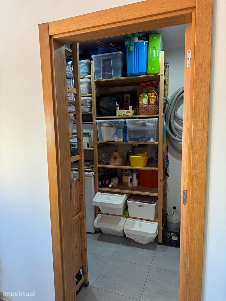 Apartamento T3 com 3 casas de banho e garagem-36