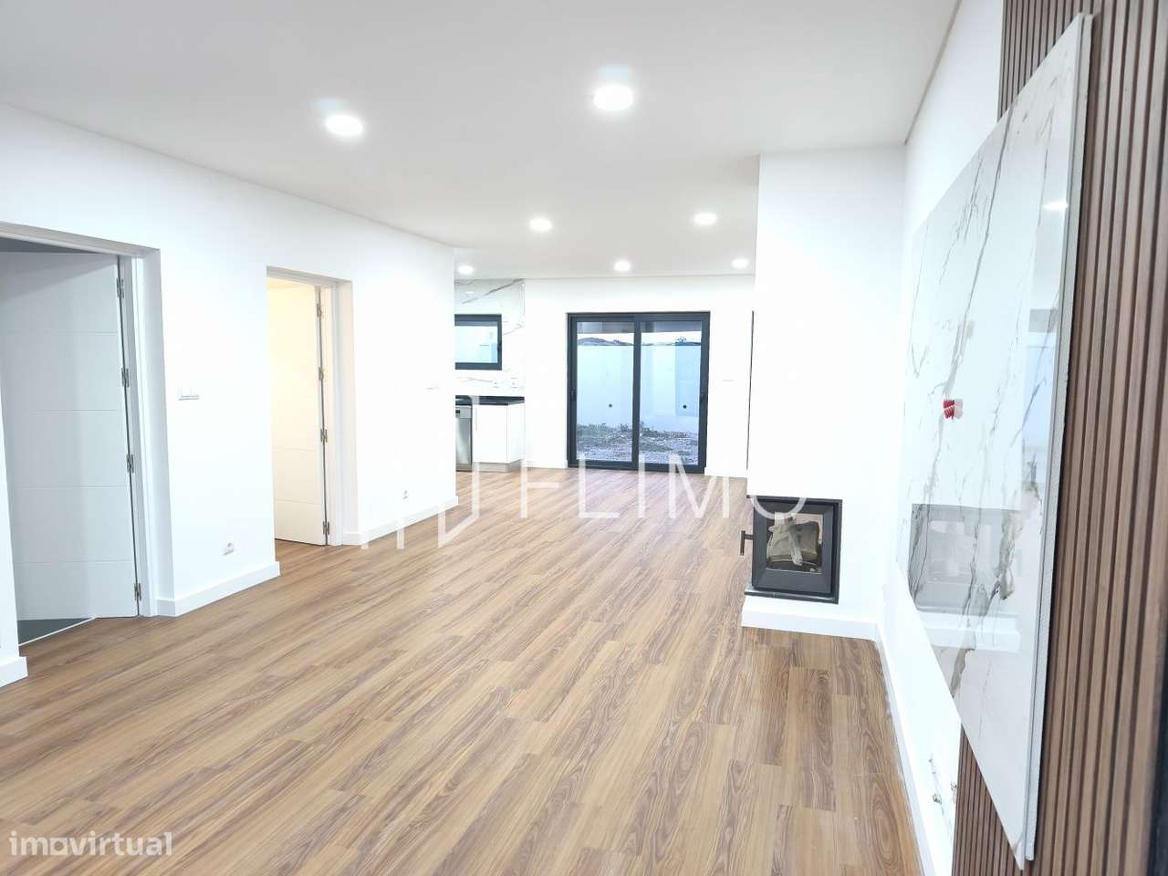 Moradia T3 geminada Nova-11