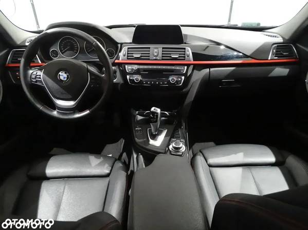 BMW Seria 3 318i - 11