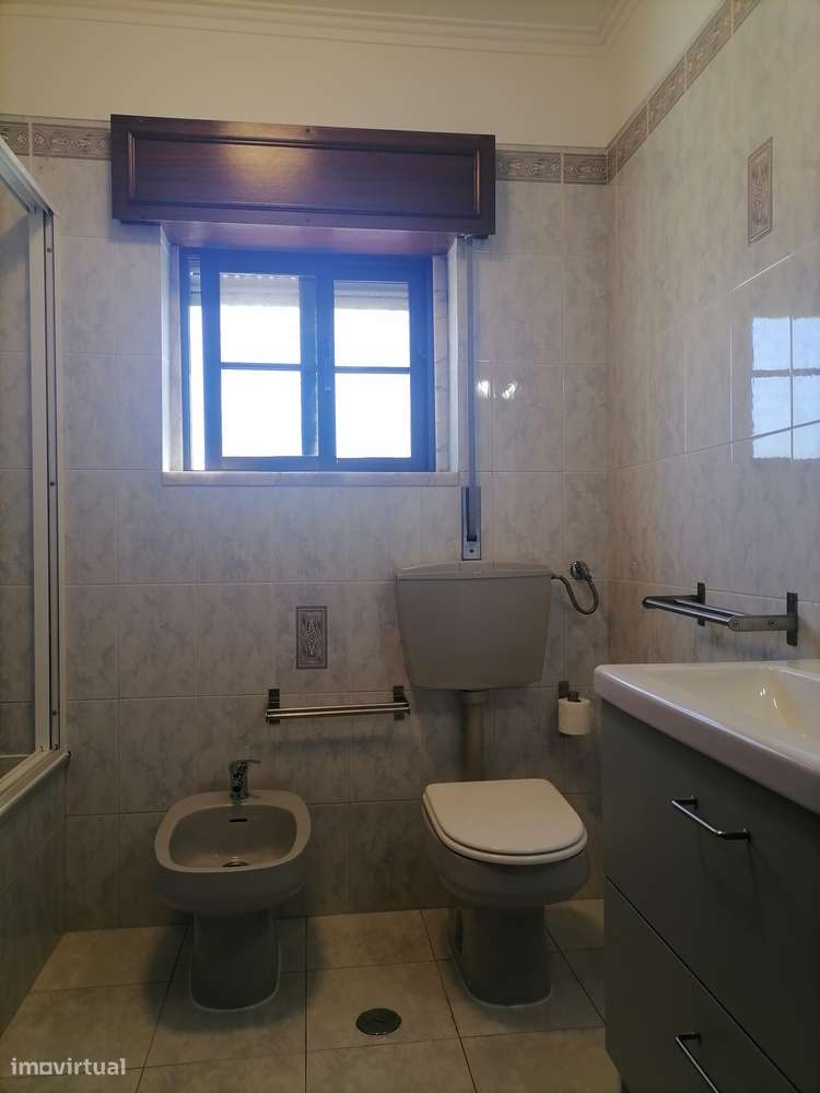 T3 Centro de Queijas, Oeiras. Com Parqueamento e Arrecadação.-18