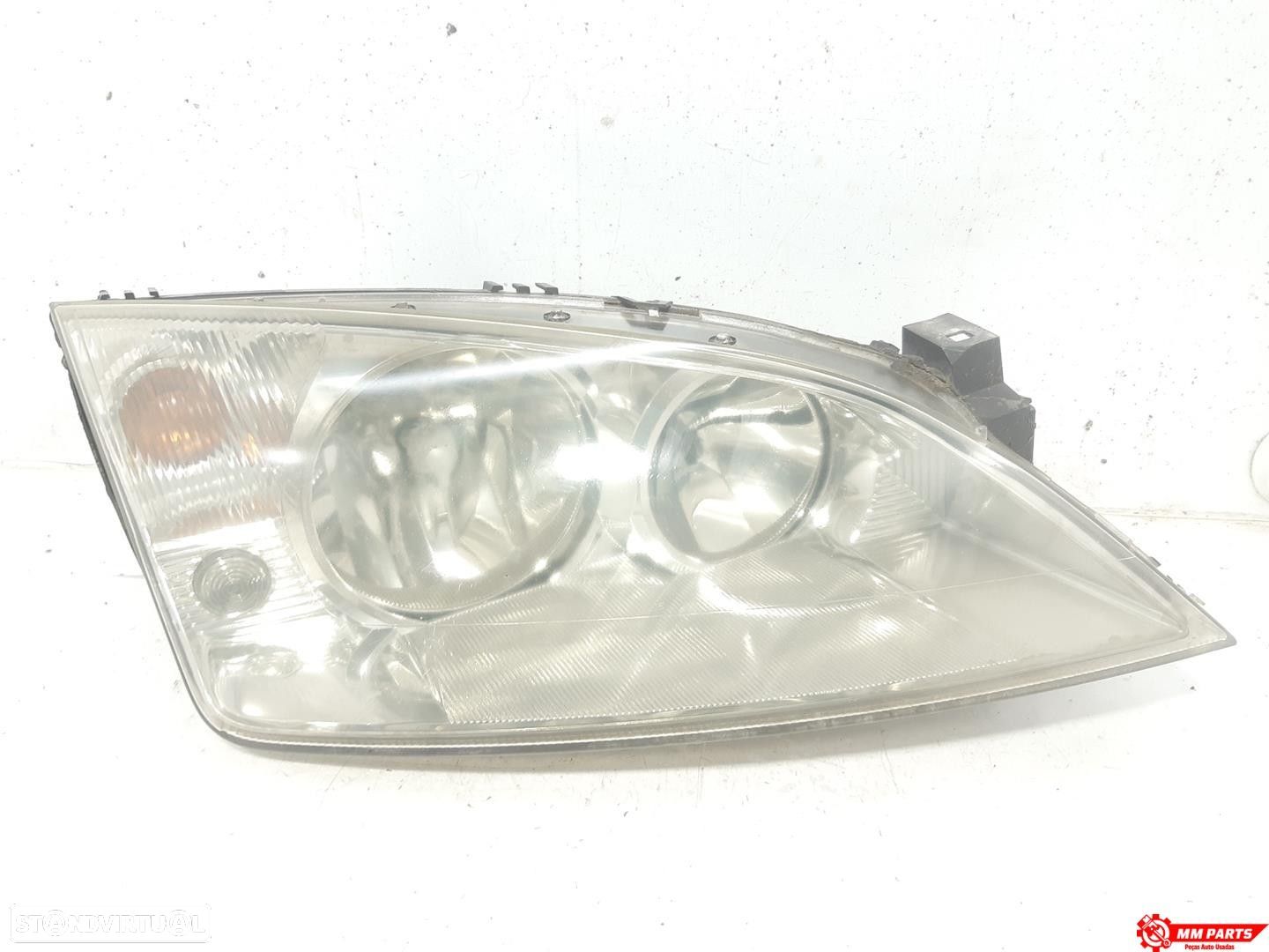 FAROL DIREITO FORD MONDEO III - 1