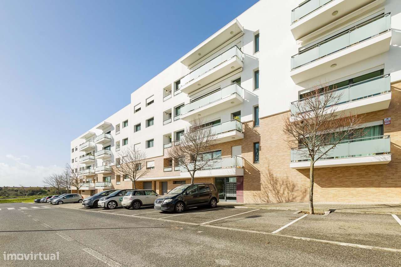 T2 em Paço de Arcos com Box, Varanda e Vista - Grande imagem: 3/30