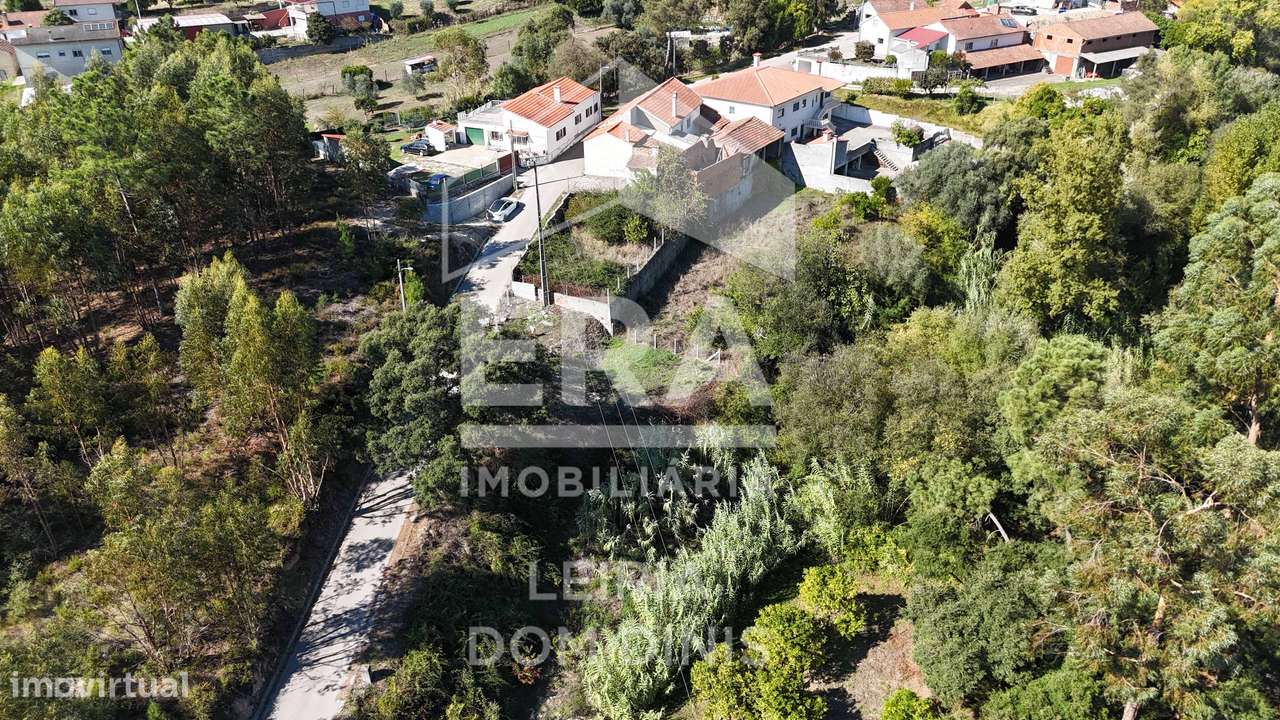 Terreno para construção com cerca de 900m²-13