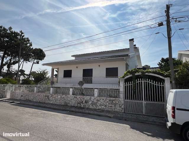 Moradia c/ Garagem, 692m2 de terreno, na Aroeira!-9