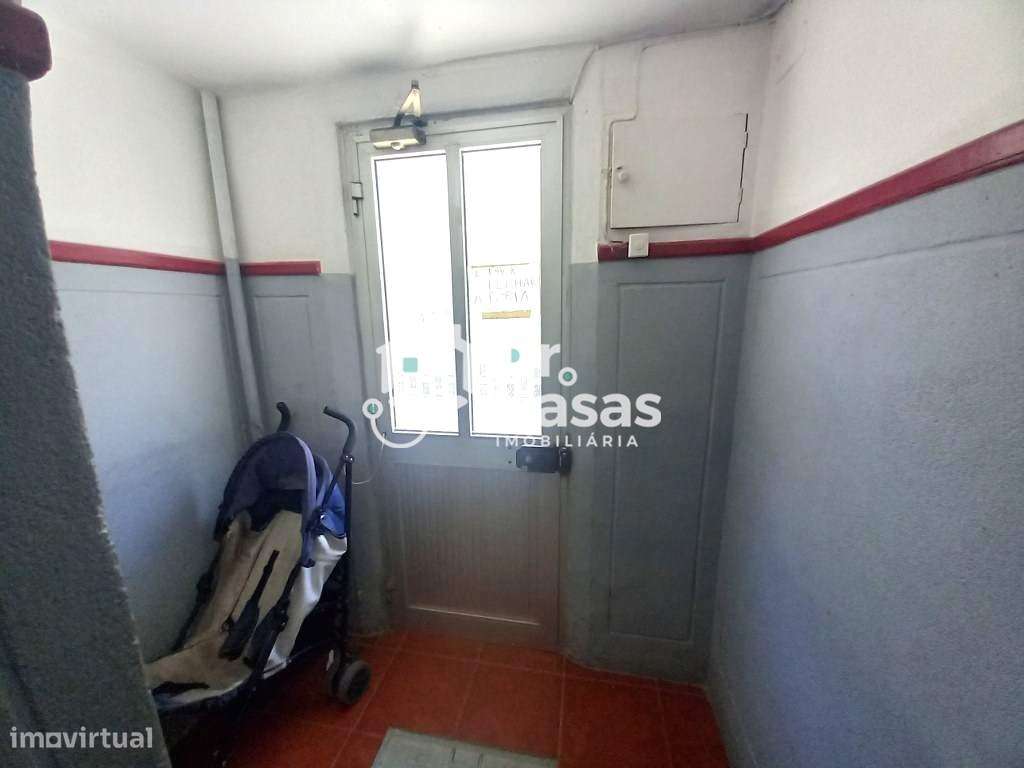 Apartamento T1 renovado na Baixa da Banheira-15
