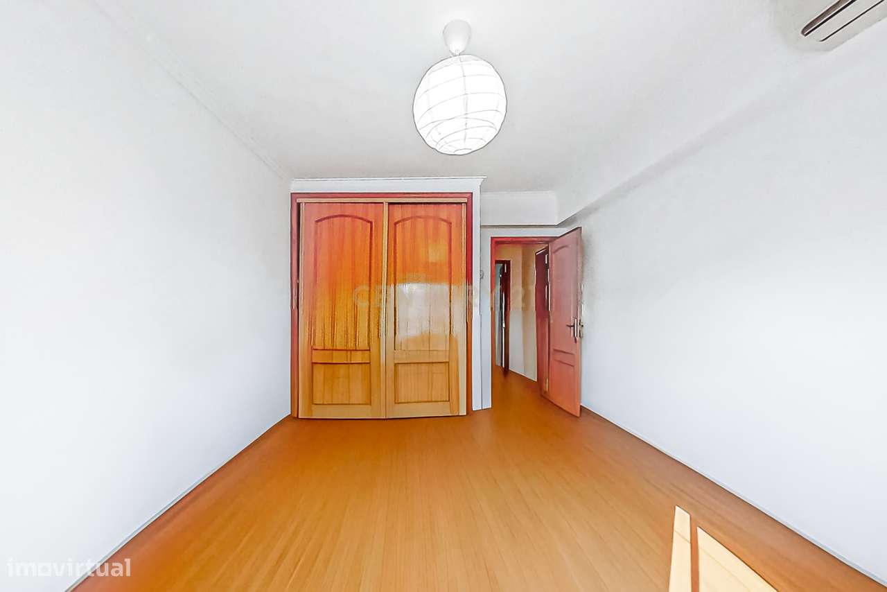 T2 com Vista Desafogada - Carregado - Grande imagem: 5/15