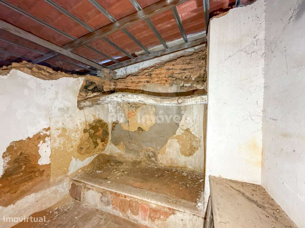 Arrecadação com Terreno e Potencial para Habitação - Roda Pequena-7