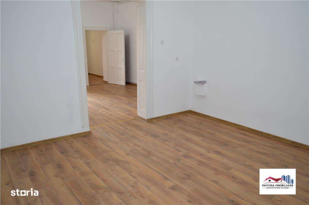 Spatiu Comercial de Inchiriat in Zona Centrala - Imagine principală: 2/9