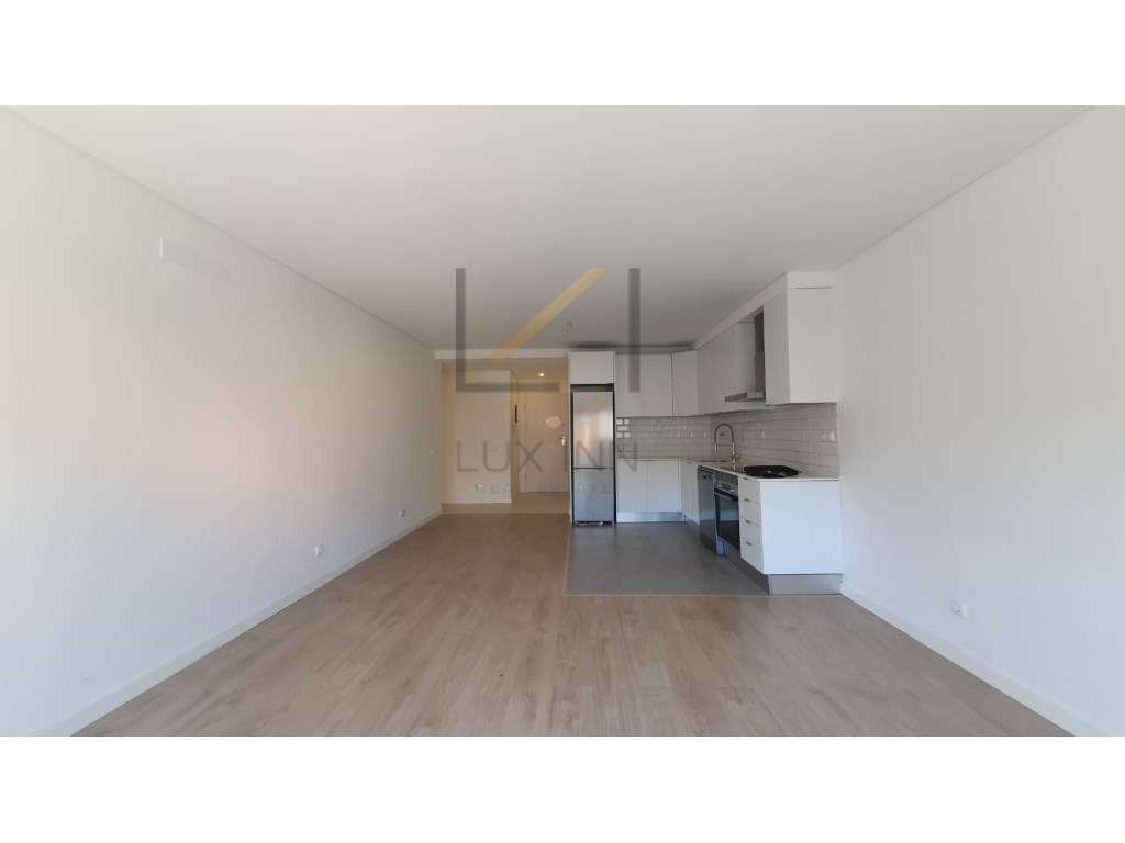 Apartamento T2, com varanda e arrecadação, Setúbal-10