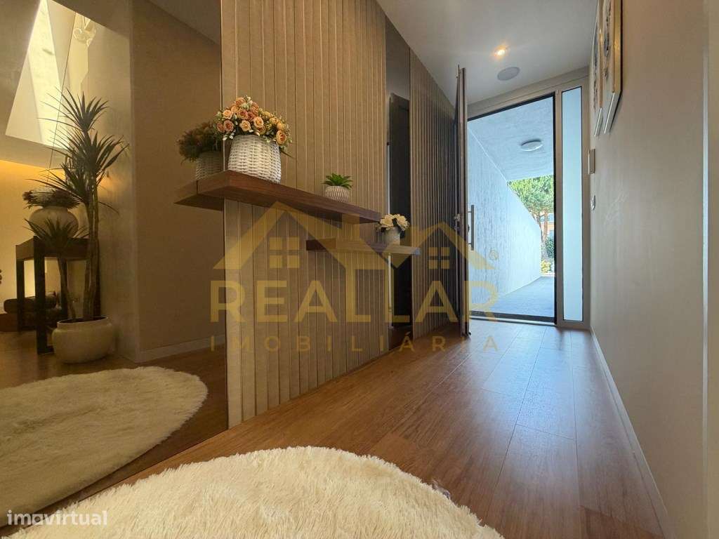 Exclusiva Moradia T4 Semi-Nova com Vista Rio - Condomínio Privado Q...-8
