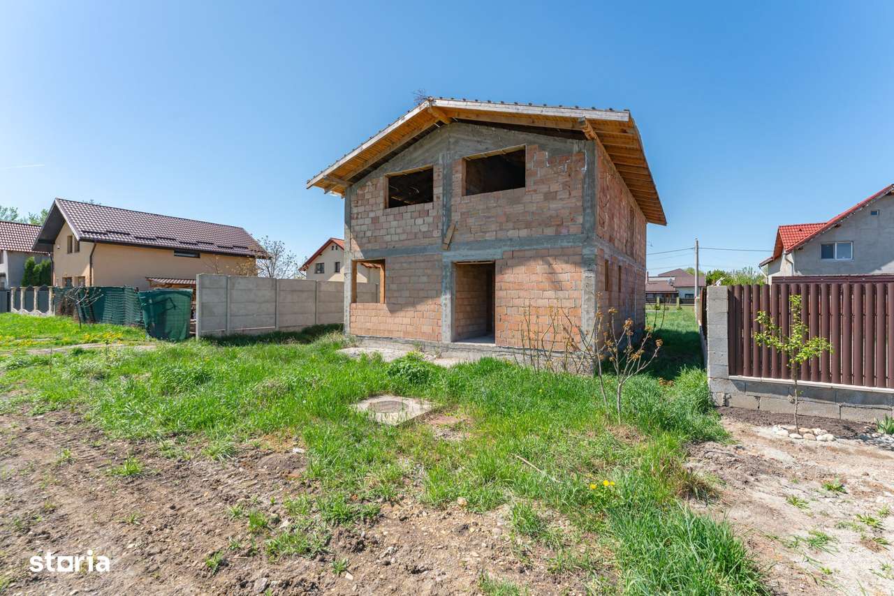 Oportunitate Casă la Roșu în Harman – Ideală pentru Personalizare - Imagine principală: 1/14