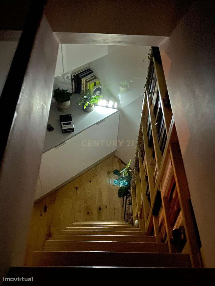 Apartamento  T1 duplex em prédio renovado com Vista Panorâmica-10