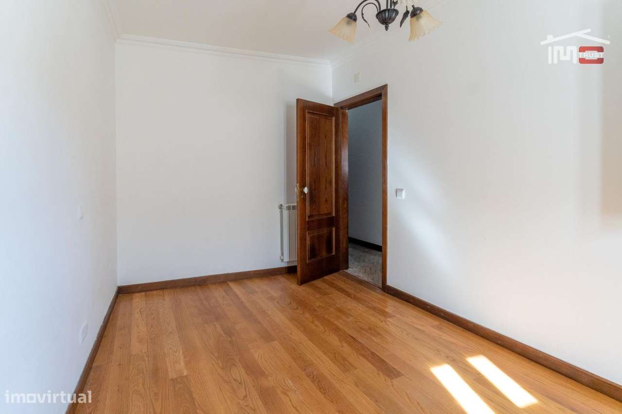 MORADIA T2+1 RECUPERADA EM EXCELENTES CONDIÇOES SITUADA EM PIA DO U... - Grande imagem: 4/30