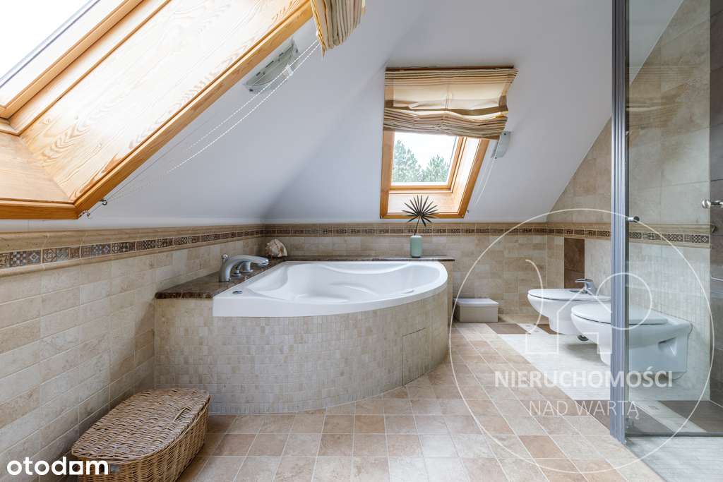 Stylowy dom z malowniczym ogrodem-11