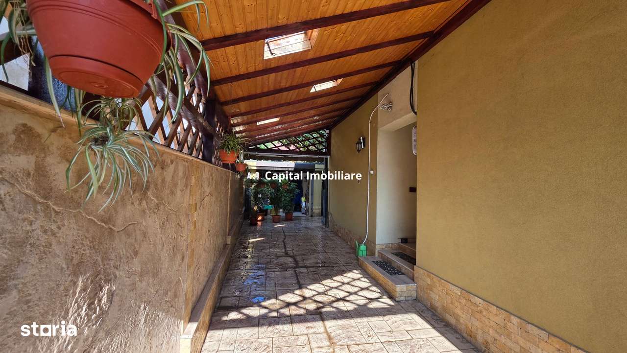 Casă Central Orsova, cu vedere la Dunăre - Imagine principală: 3/16