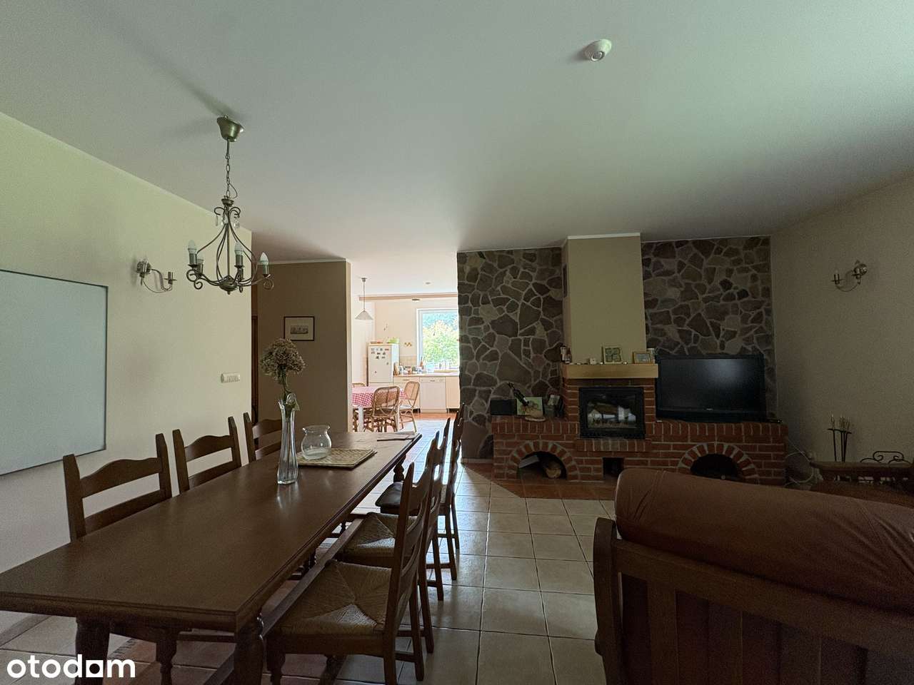 Wyjątkowy dom parterowy w spokojnej okolicy-14