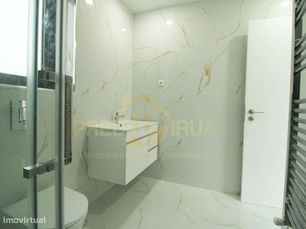 Moradia Nova S. Félix da Marinha em fase final de construção-17