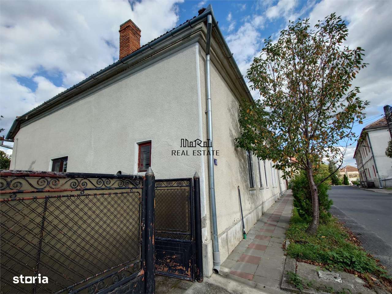 Casa cu aer nobil in Baia de Cris-11