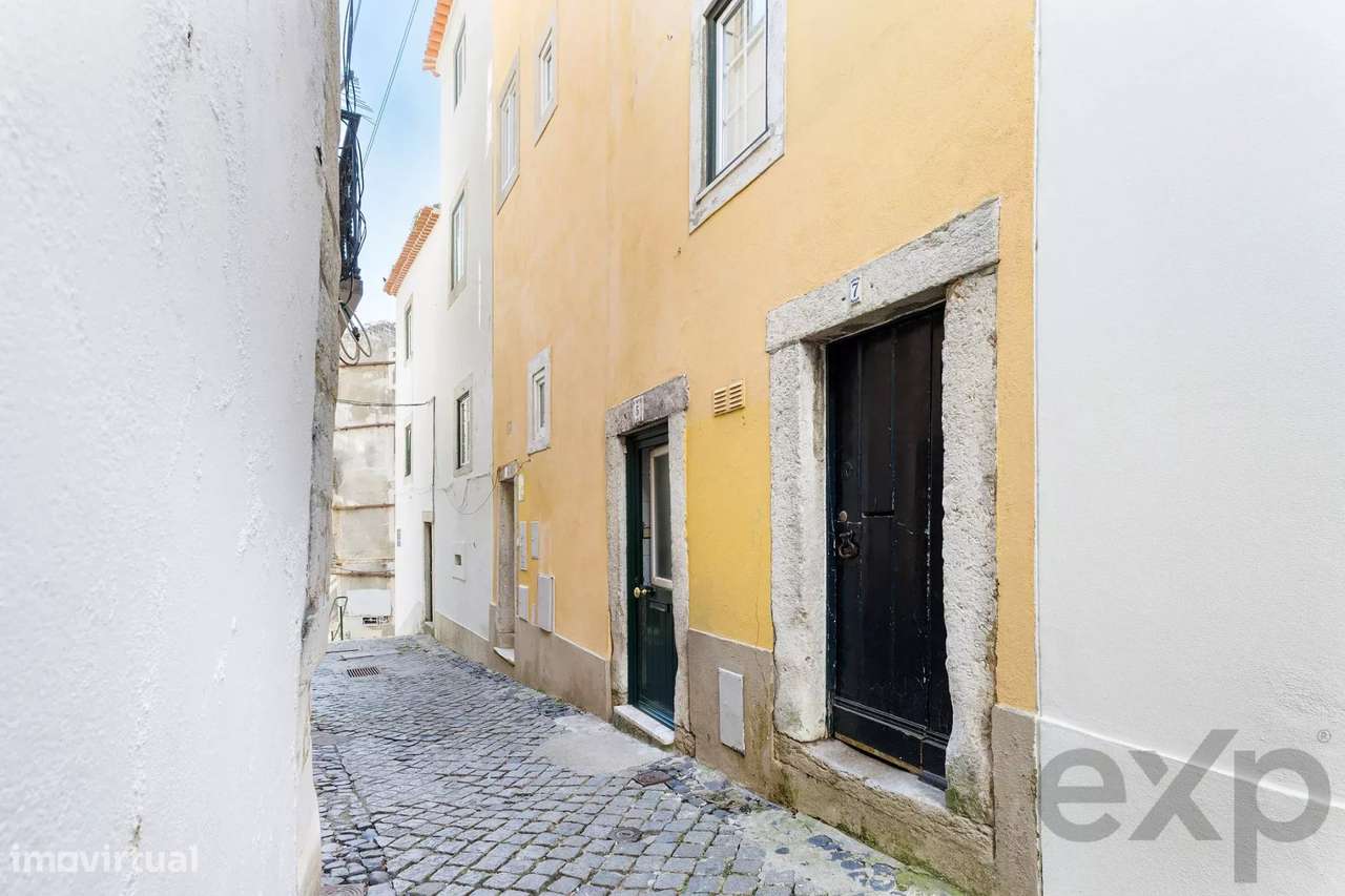 Apartamento T0 Mobilado com Mezanino em Alfama - Grande imagem: 2/25