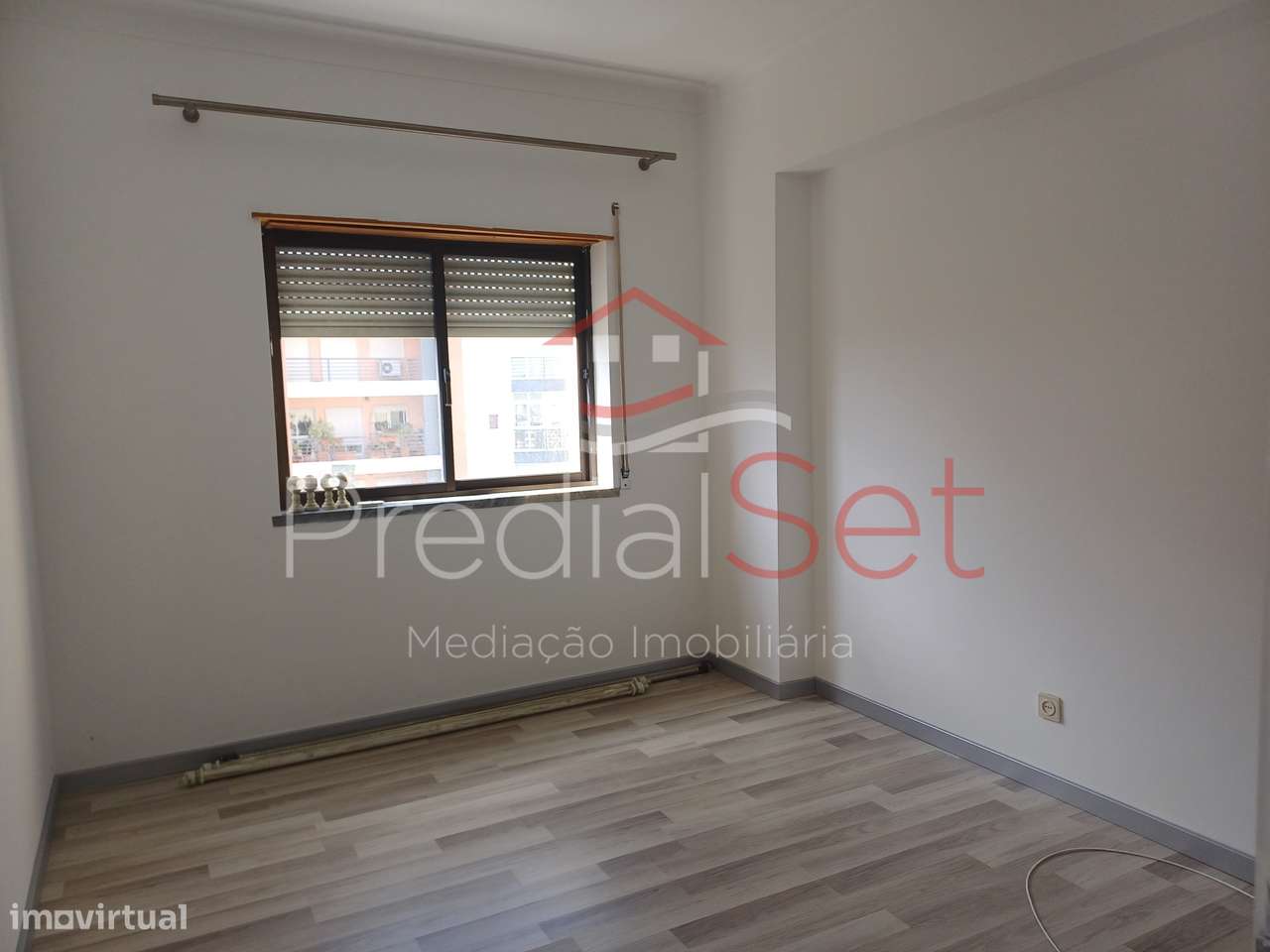 Apartamento T4  em Monte Belo Norte -Setúbal-20
